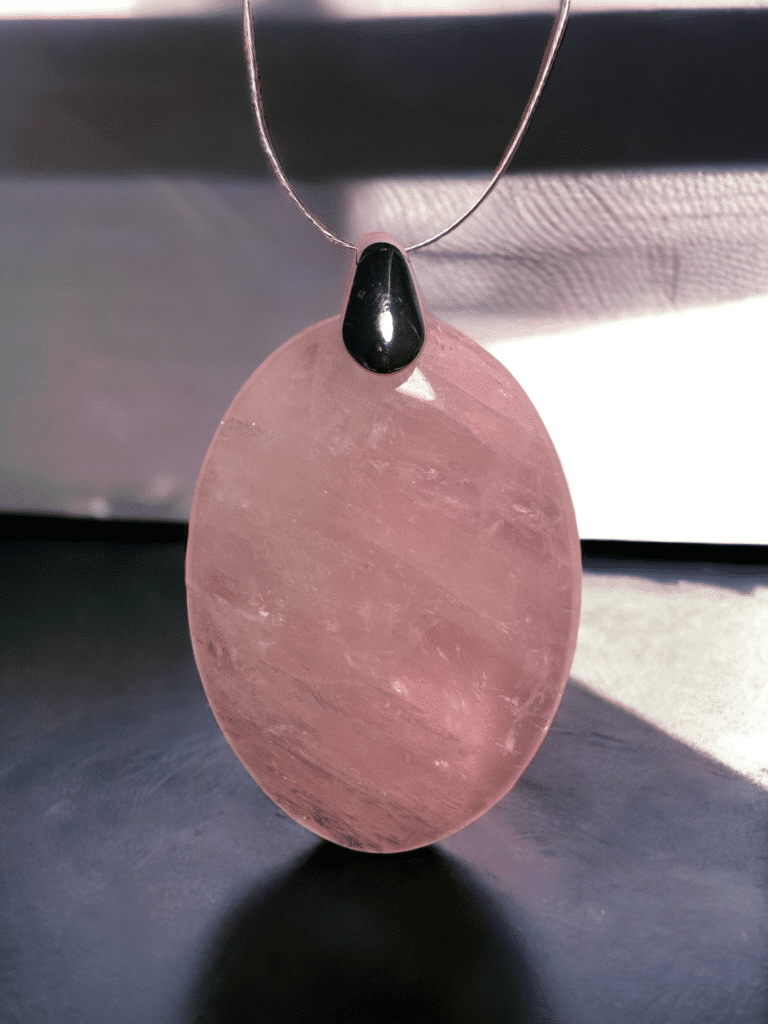 Pendentif Quartz rose en pierre naturelle forme fourreau facette bélière laiton fantaisie argent